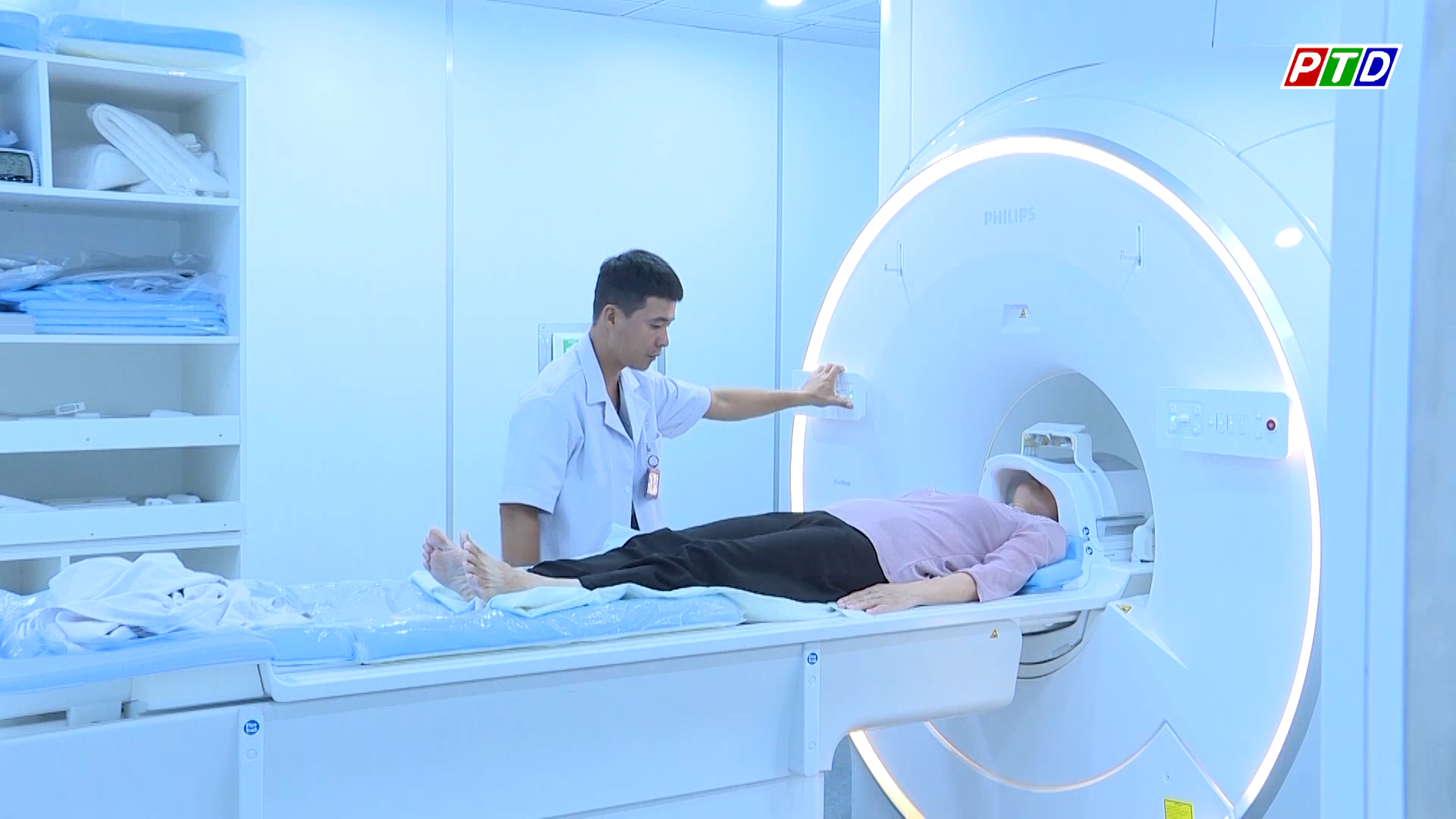 BVĐK tỉnh Đắk Nông đưa máy chụp cộng hưởng từ MRI vào khám chữa bệnh